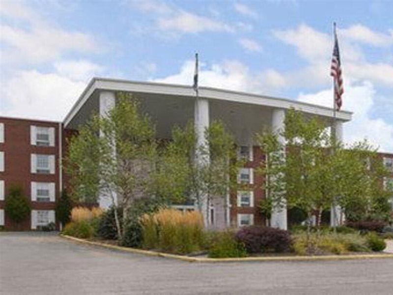 Ramada Conference Center Hotel Моргантаун Екстериор снимка