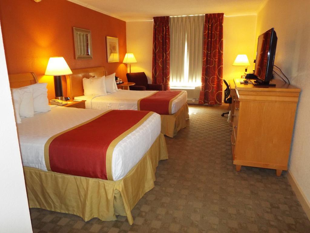 Ramada Conference Center Hotel Моргантаун Екстериор снимка