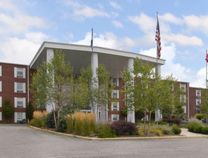 Ramada Conference Center Hotel Моргантаун Екстериор снимка
