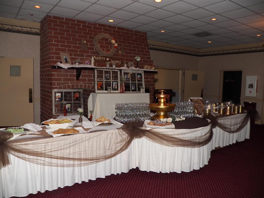 Ramada Conference Center Hotel Моргантаун Екстериор снимка