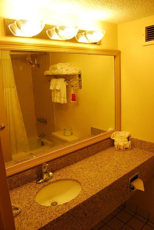 Ramada Conference Center Hotel Моргантаун Екстериор снимка